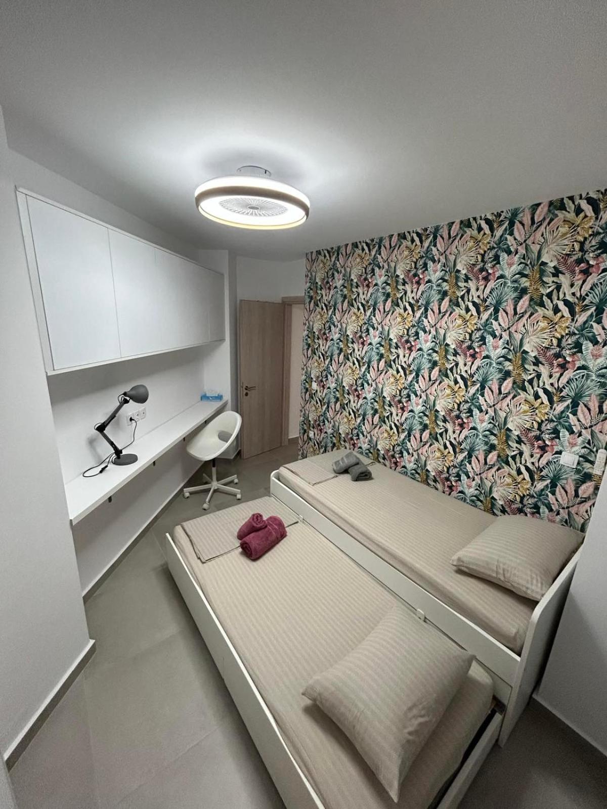 Floral Home 2 - 1St Floor Apt With Private Parking! Athens Luaran gambar