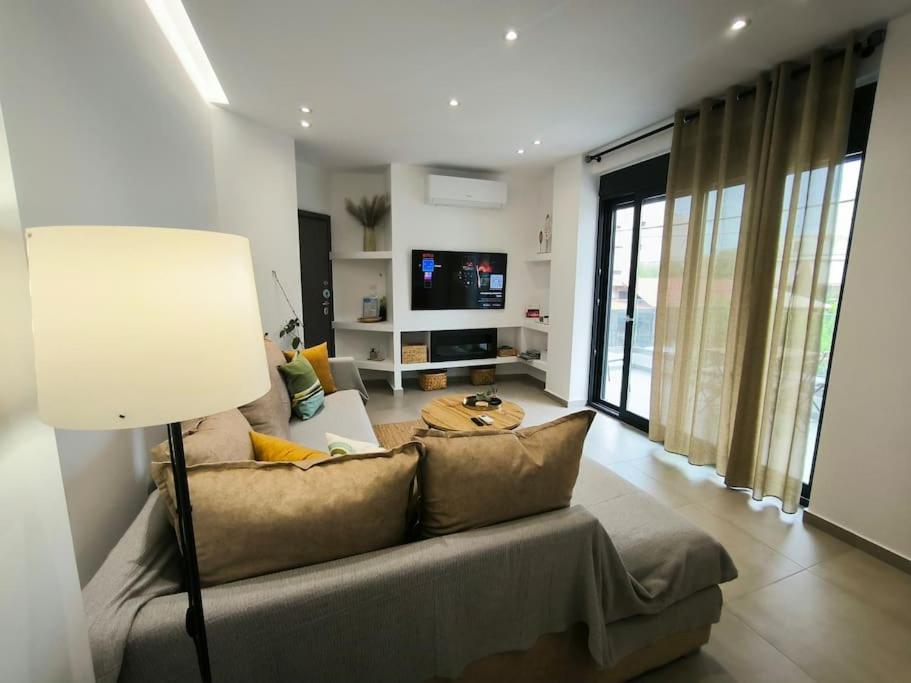 Floral Home 2 - 1St Floor Apt With Private Parking! Athens Luaran gambar