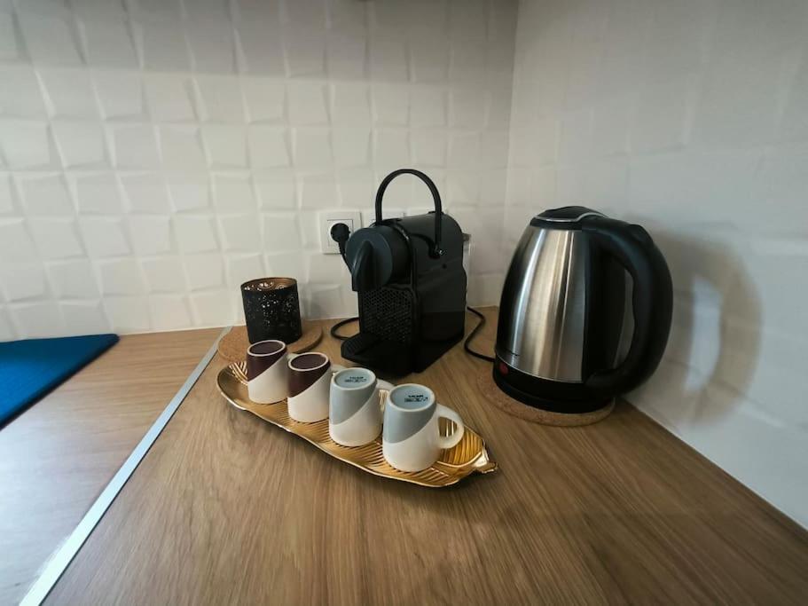 Floral Home 2 - 1St Floor Apt With Private Parking! Athens Luaran gambar