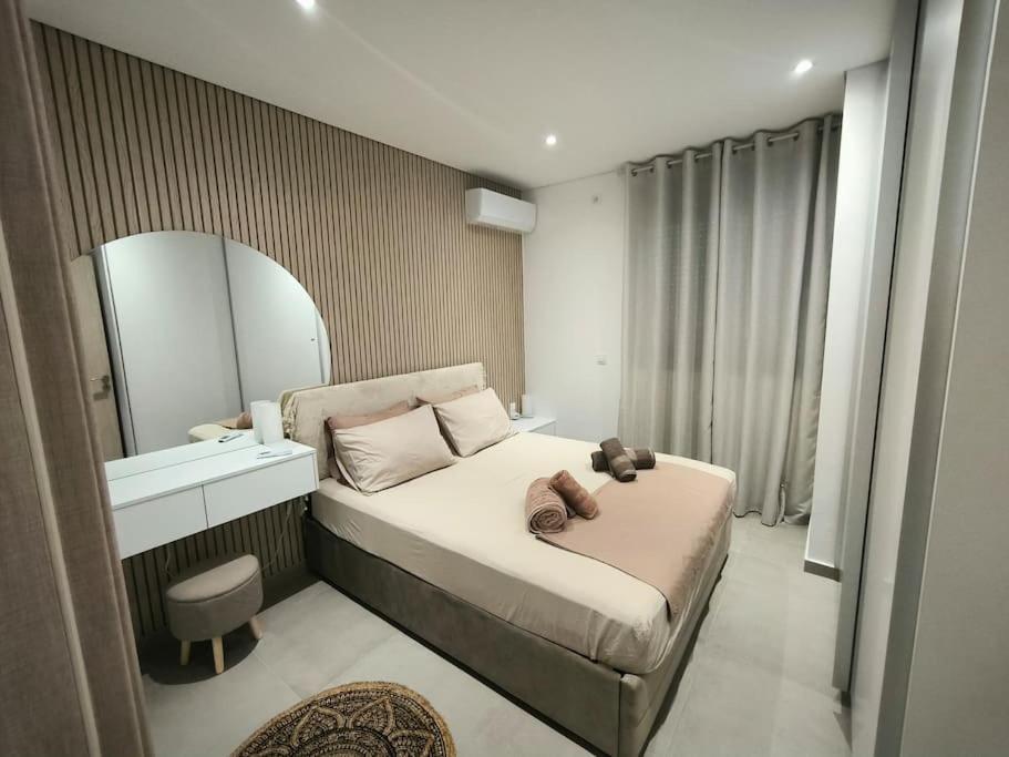 Floral Home 2 - 1St Floor Apt With Private Parking! Athens Luaran gambar