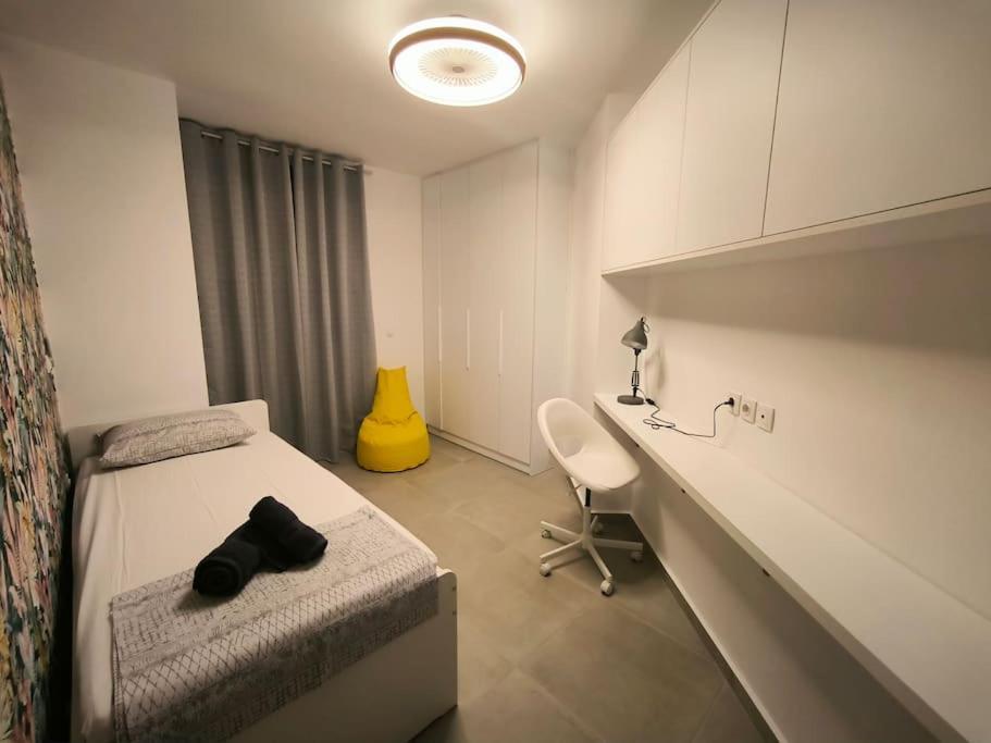 Floral Home 2 - 1St Floor Apt With Private Parking! Athens Luaran gambar